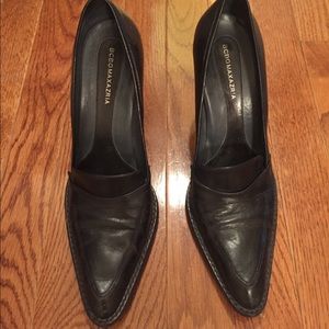 BCBGMAXAZRIA Leather Pump